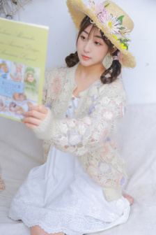 可以自由脱卸女生衣服的